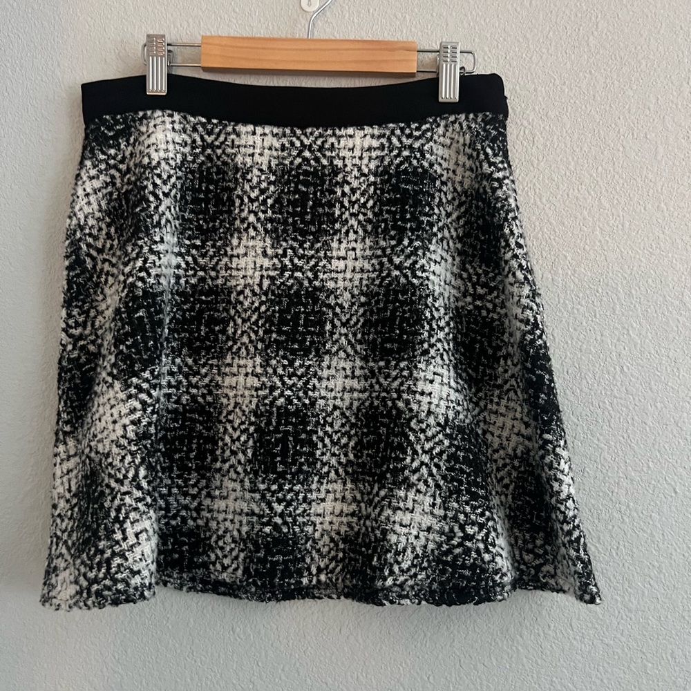 BCBGeneration Black and White A-Line Mini Skirt